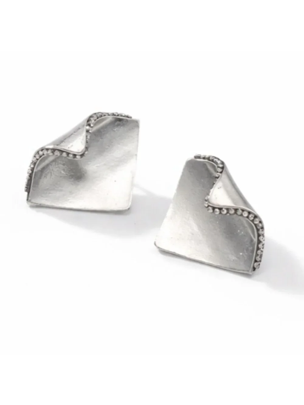 New! Silver Square Earrings (3004) NWOT